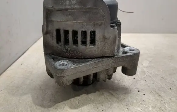BMW 3 E90 E91 Generator/alternator 7802261 FG18S019 2543461C