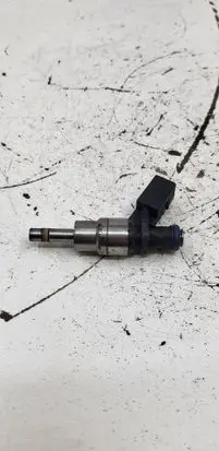 Audi A4 S4 B7 8E 8H Fuel injector 06F906036A