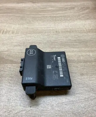 Volkswagen Touran I Gateway control module 1K0907530F 1K0907951