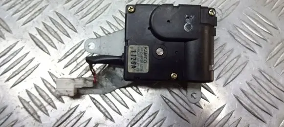 Hyundai Santa Fe A/C air flow flap actuator/motor F000S4C1036