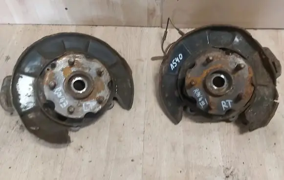 Toyota RAV 4 (XA30) Rear wheel hub