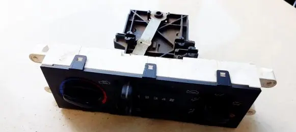 Subaru Forester SF Climate control unit