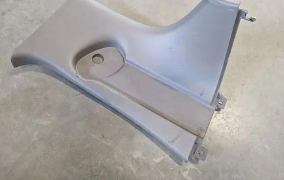 Mitsubishi L200 (C) pillar trim MN123874