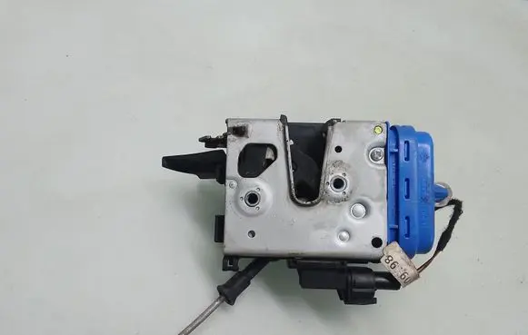 Audi A8 S8 D2 4D Rear door lock 4D839016D
