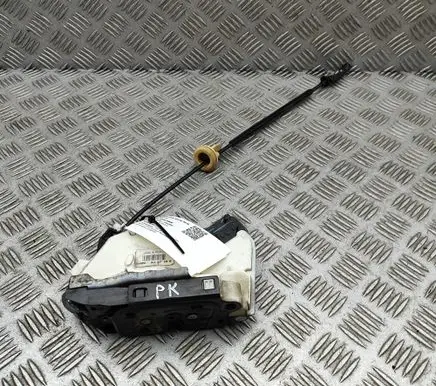 Volkswagen Jetta VI Coupe door lock (next to the handle) 5K2837015B