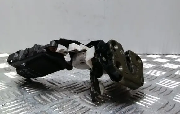 Subaru Legacy Rear door lock