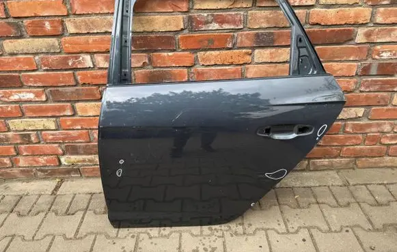 Seat Leon (5F) Rear door
