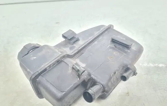 Volvo XC70 Power steering fluid tank/reservoir 30645621