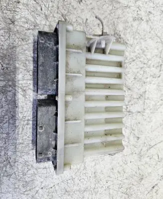 Opel Astra G Fan control module 24410130 15396912