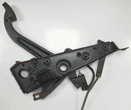 Mercedes-Benz COMPAKT W115 Brake pedal 