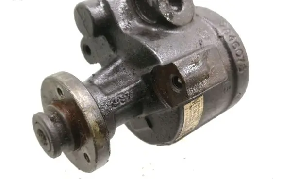 Renault Scenic I Power steering pump 7700840801B 7700840106