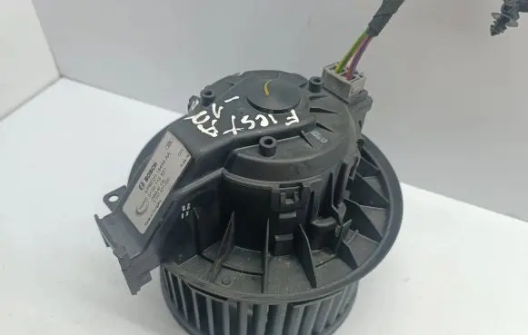 Ford Fiesta Heater fan/blower VP8E2H18456AA 3137231000 0130115551