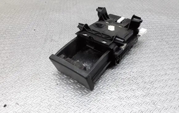 Nissan Primera Ashtray (front) 
