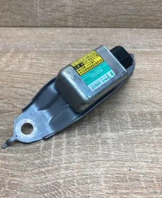 Toyota Prius (XW20) Airbag deployment crash/impact sensor 8983447020 1879000922 Used