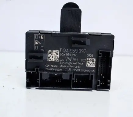Volkswagen Golf VII Door control unit/module 5Q0959392