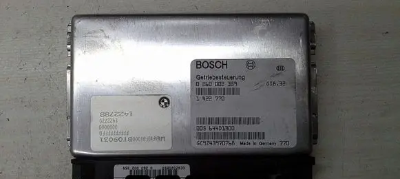 BMW 5 E39 Engine control unit/module 0260002359