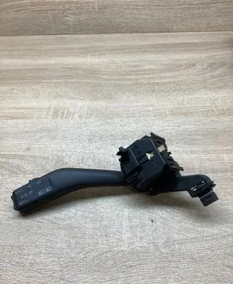 Volkswagen PASSAT B6 Indicator stalk 1K0953513A