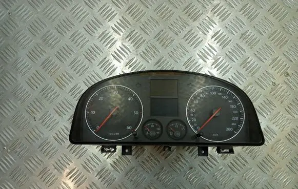 Volkswagen Touran I Speedometer (instrument cluster) 1T0920862A V0003000