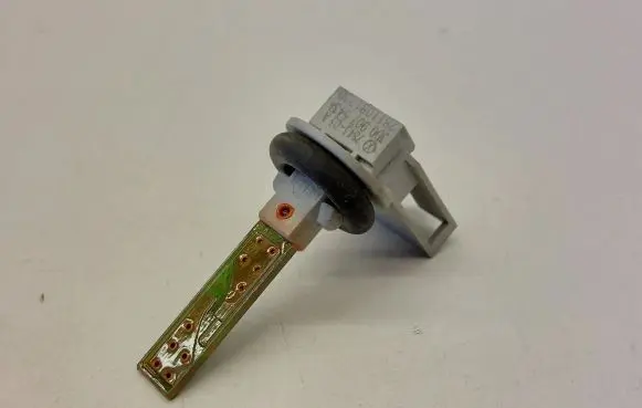 Audi A4 S4 B8 8K Interior temperature sensor 3D0907543A