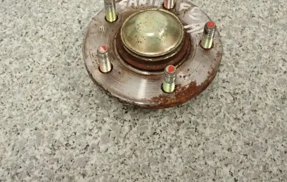 Hyundai Santa Fe Rear wheel hub