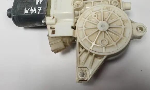 Mercedes-Benz V Class W447 Front door window regulator motor A4479063600