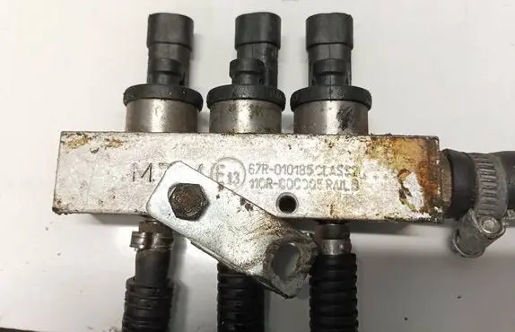 Subaru B9 Tribeca LP gas injector 67r010185 110r-000005