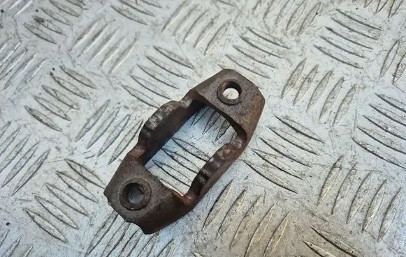 Mitsubishi ASX Fuel Injector clamp holder 