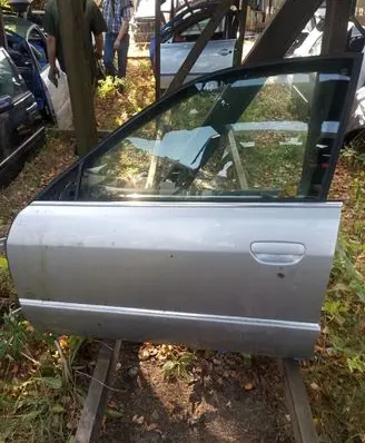 Audi A8 S8 D2 4D Front door