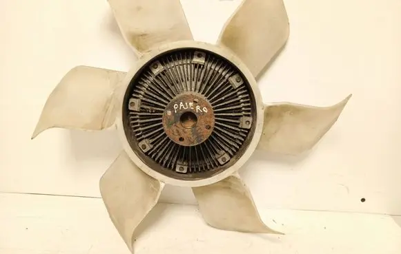 Mitsubishi Pajero Radiator cooling fan shroud MD356866
