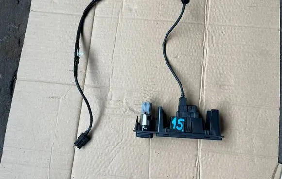 Ford Mondeo MK V USB socket connector 