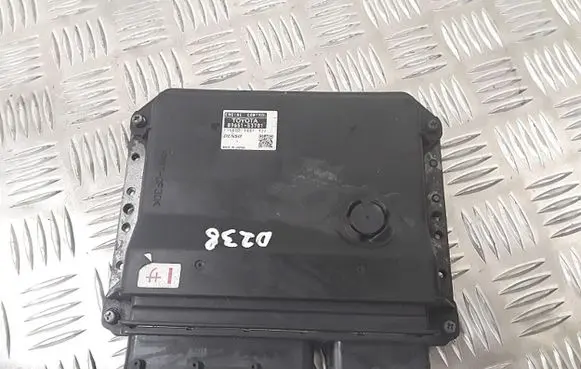 Lexus IS 220D-250-350 Engine control unit/module 8966153701 1758009481