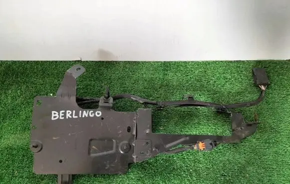 Citroen Berlingo Other engine bay part 9672696180