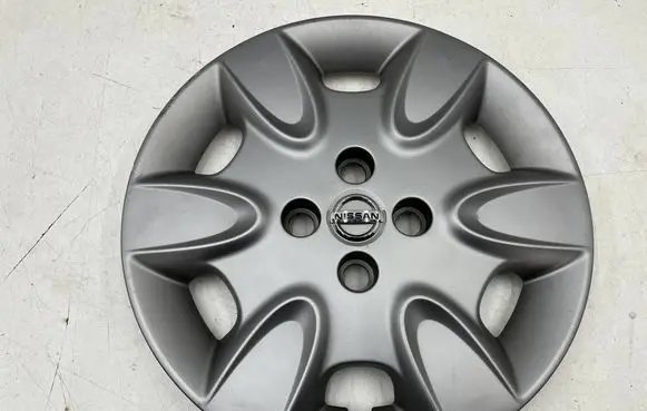 Nissan Micra R15 wheel hub/cap/trim 40315-bg00b