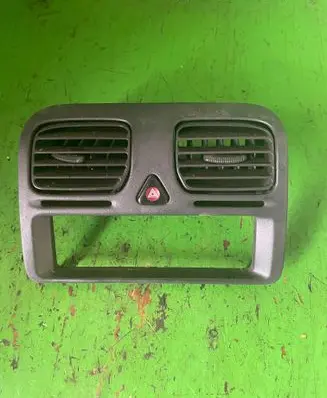 Subaru Legacy Dashboard side air vent grill/cover trim