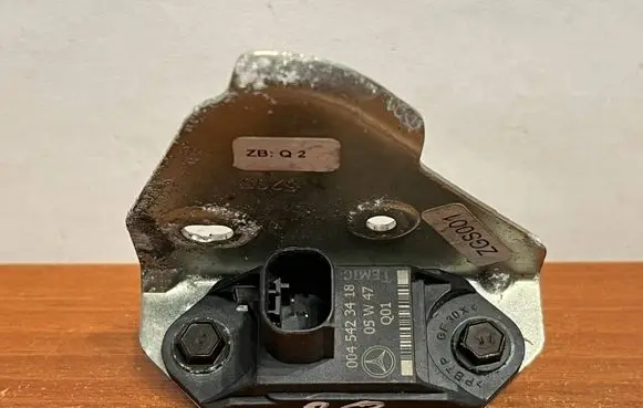 Mercedes-Benz S W221 Throttle position sensor 0045423418 05W47