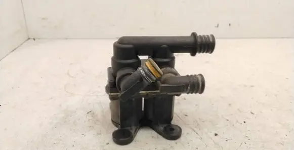 BMW 5 E34 Coolant heater control valve 1147412042