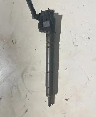 Land Rover Discovery 4 - LR4 Fuel injector 9X2Q9K546DB 0445116 100307