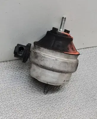 Audi A6 S6 C5 4B Engine mount bracket 4B0199379E