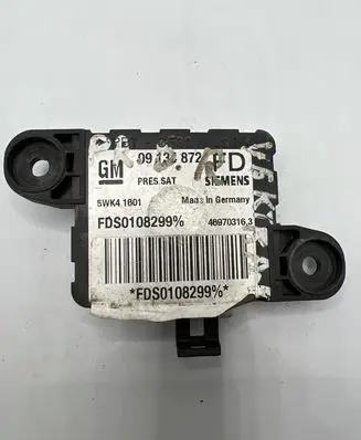 Opel Zafira A Airbag deployment crash/impact sensor 09131872 5WK41601 469703163