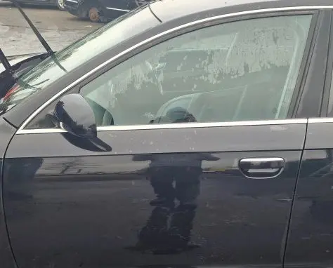 Audi A6 S6 C6 4F Front door