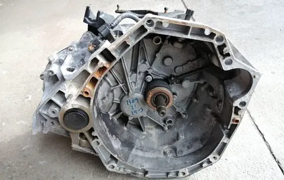 Nissan Qashqai Manual 6 speed gearbox CMTX3017795R 304013092R