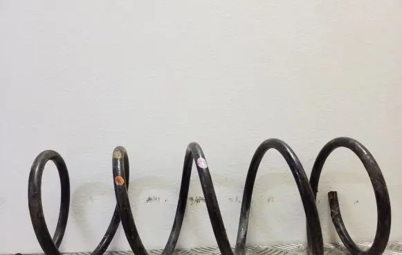 Toyota Avensis T220 Front coil spring