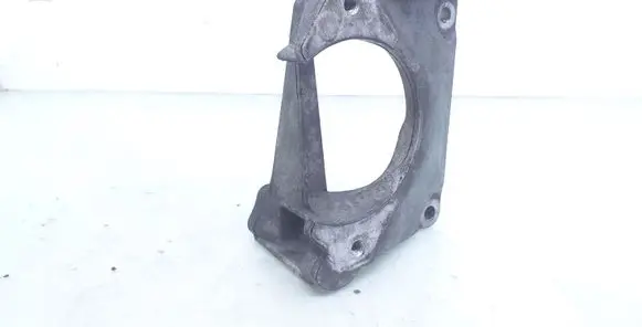 BMW 5 E60 E61 Engine mounting bracket 6761117 22116761117