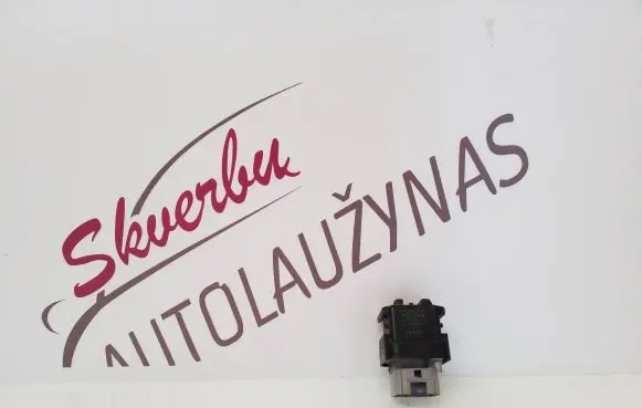 Toyota RAV 4 (XA30) Glow plug pre-heat relay 2861067010 1567000671