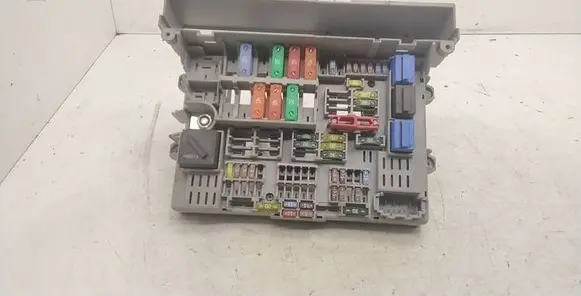 BMW 1 E81 E87 Fuse module 6906607