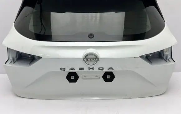 Nissan Qashqai J12 Opening tailgate glass 90010-6UA0A