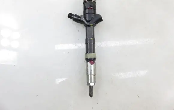 Toyota Corolla E120 E130 Fuel injector 236700G010