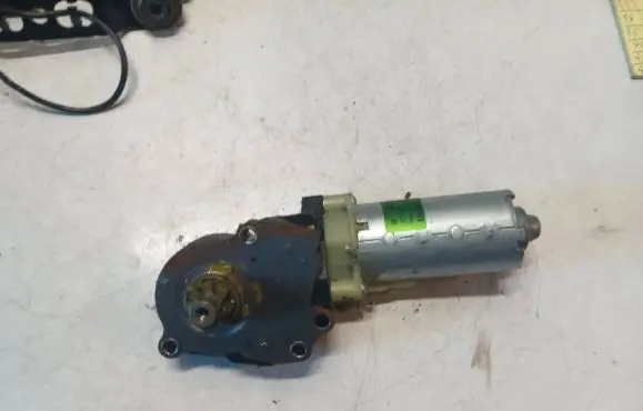 Volvo XC60 Seat adjustment motor 198390104