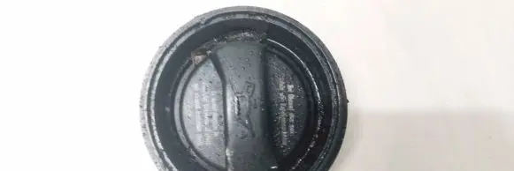 Volkswagen Bora Oil filler cap 038133287c