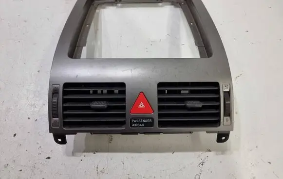 Volkswagen Touran I Dash center air vent grill 1T1819728C